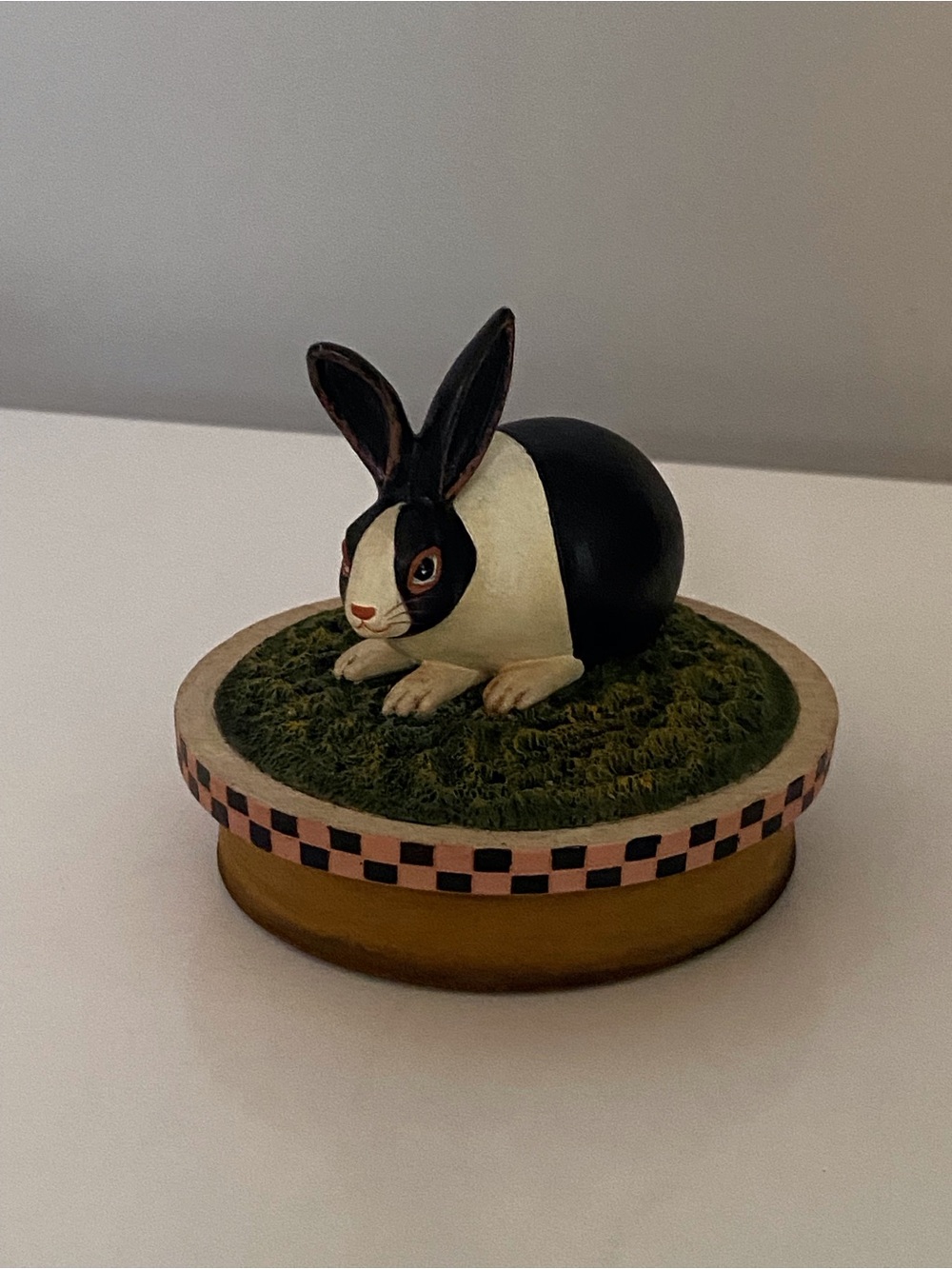 VTG Warren Kimble fat bunny Black and White candle toppers